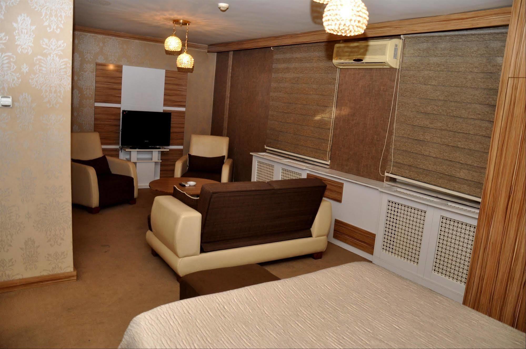 Otel Anit Park 3*