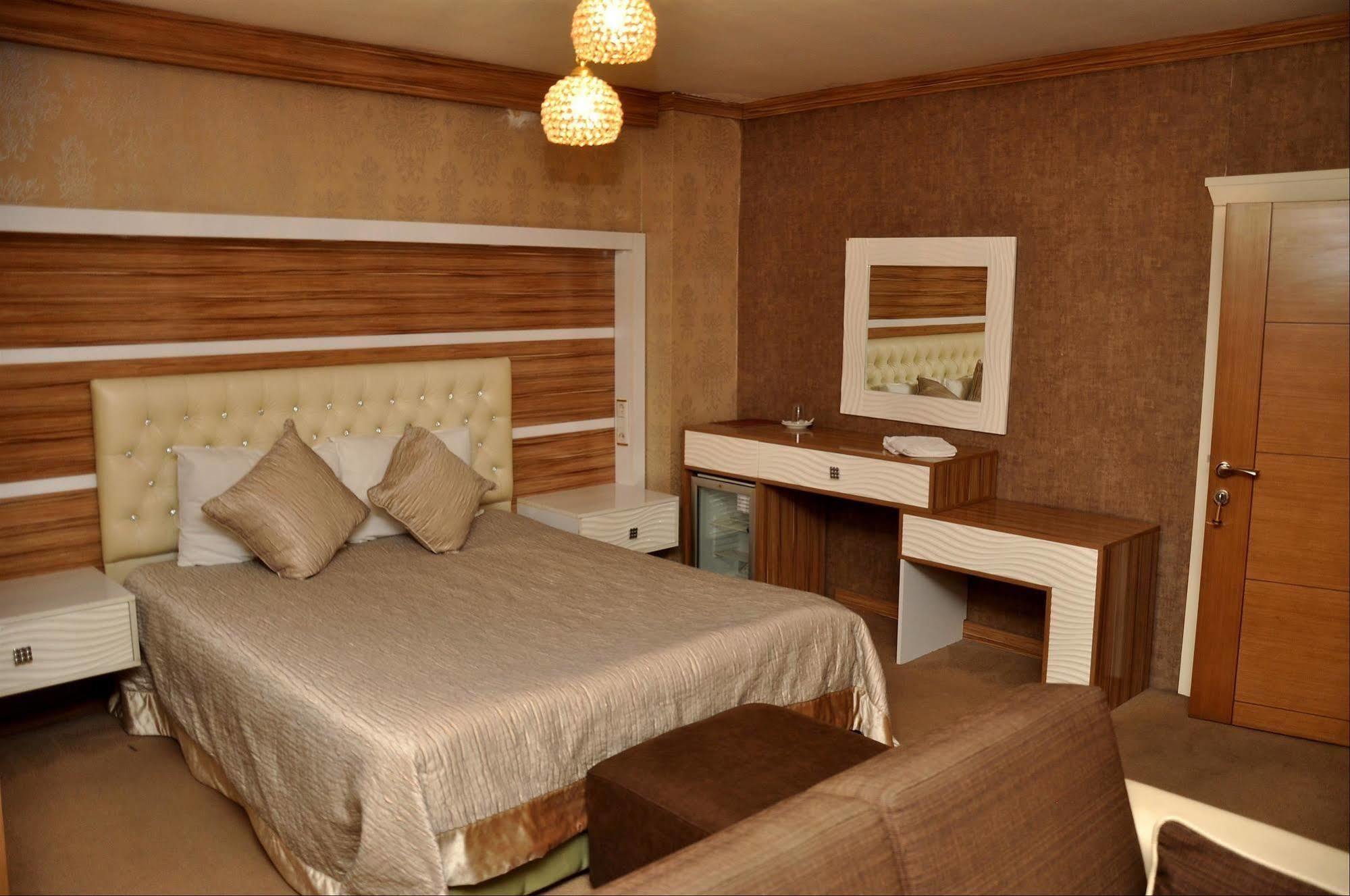 Anit Park Otel 3*